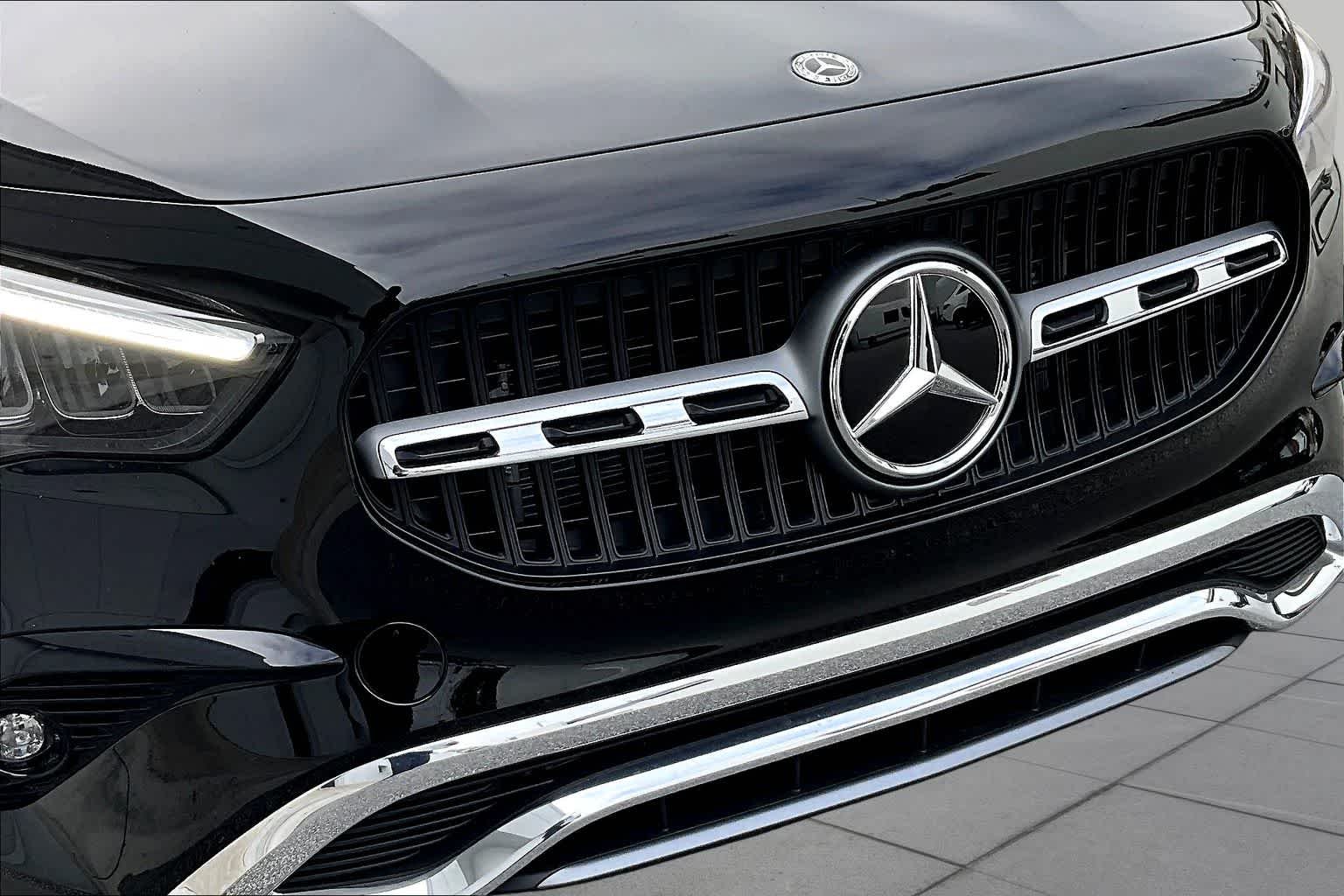 Used 2026 Night Black Mercedes-Benz GLA 250 image 27