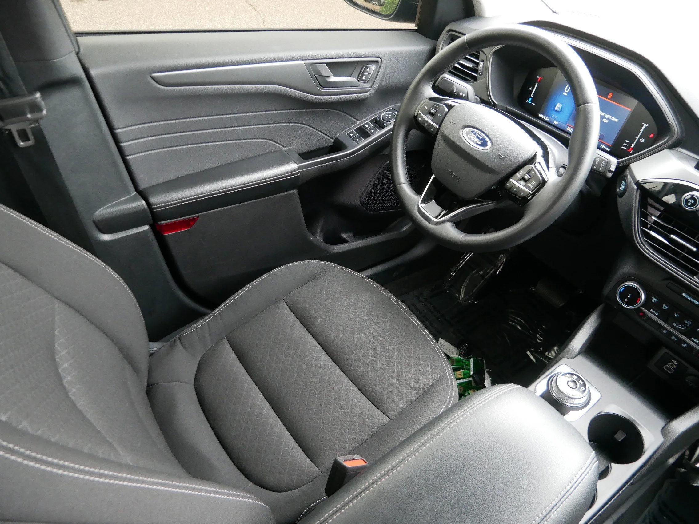 Certified Used 2024 Agate Black Metallic Ford Active image 9