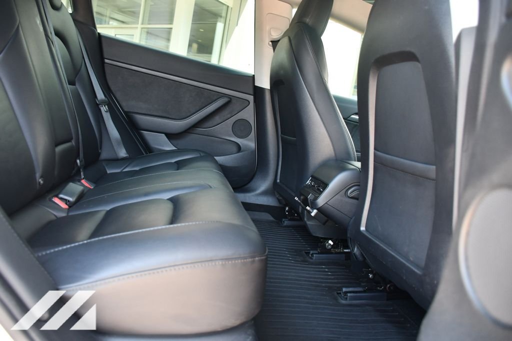 Used 2022  Tesla Base Electric image 23