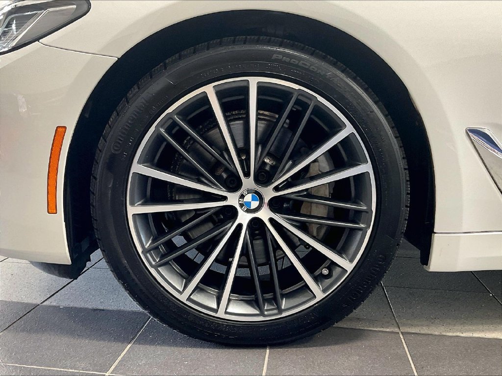 Used 2023 Alpine White BMW 530i xDrive image 7
