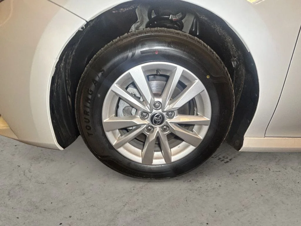 Used 2025 Ice Toyota LE image 14