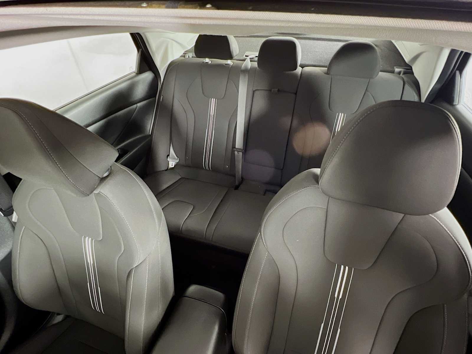 Used 2025 Abyss Black Hyundai SEL Convenience image 23