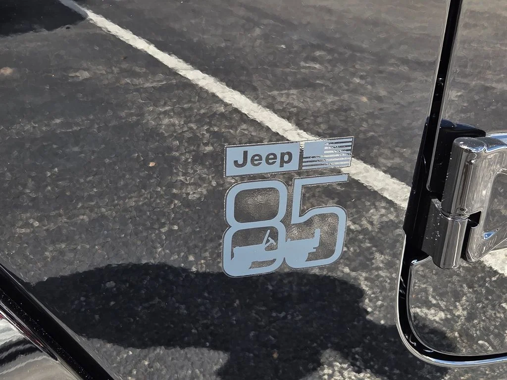 New 2026 Black Clear-Coat Exterior Paint Jeep 85th Anniversary Edition image 11