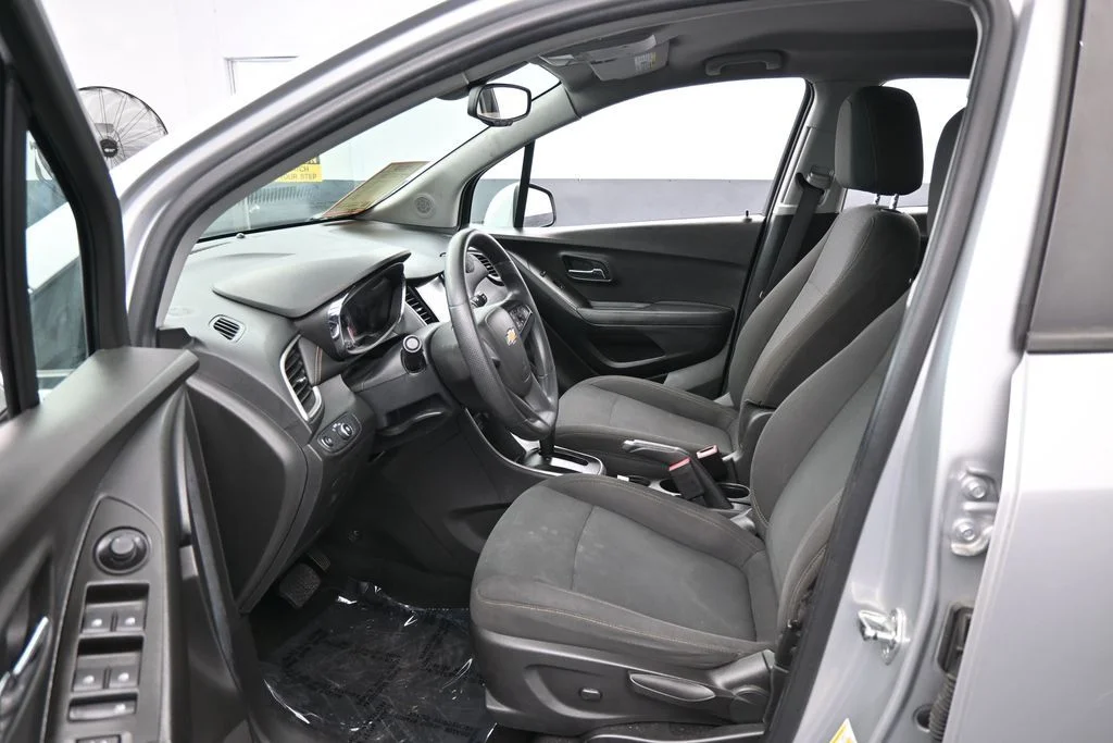 Used 2017 Silver Ice Metallic Chevrolet LS image 11
