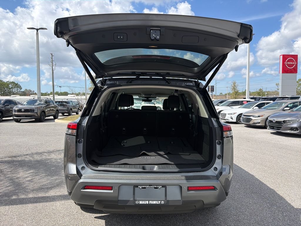 New 2026 Nissan Pathfinder SL 4D Sport Utility