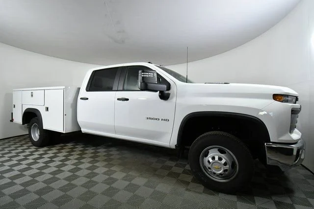 New 2026 Summit White Chevrolet Work Truck image 9