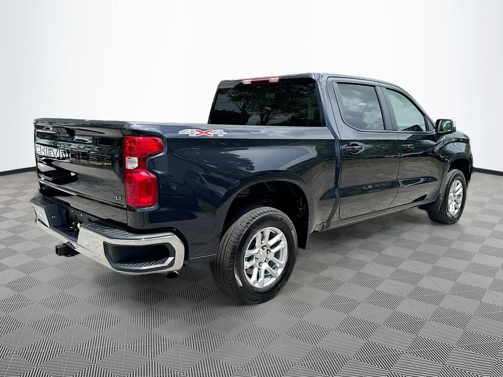 Used 2024 Gray Chevrolet LT image 6