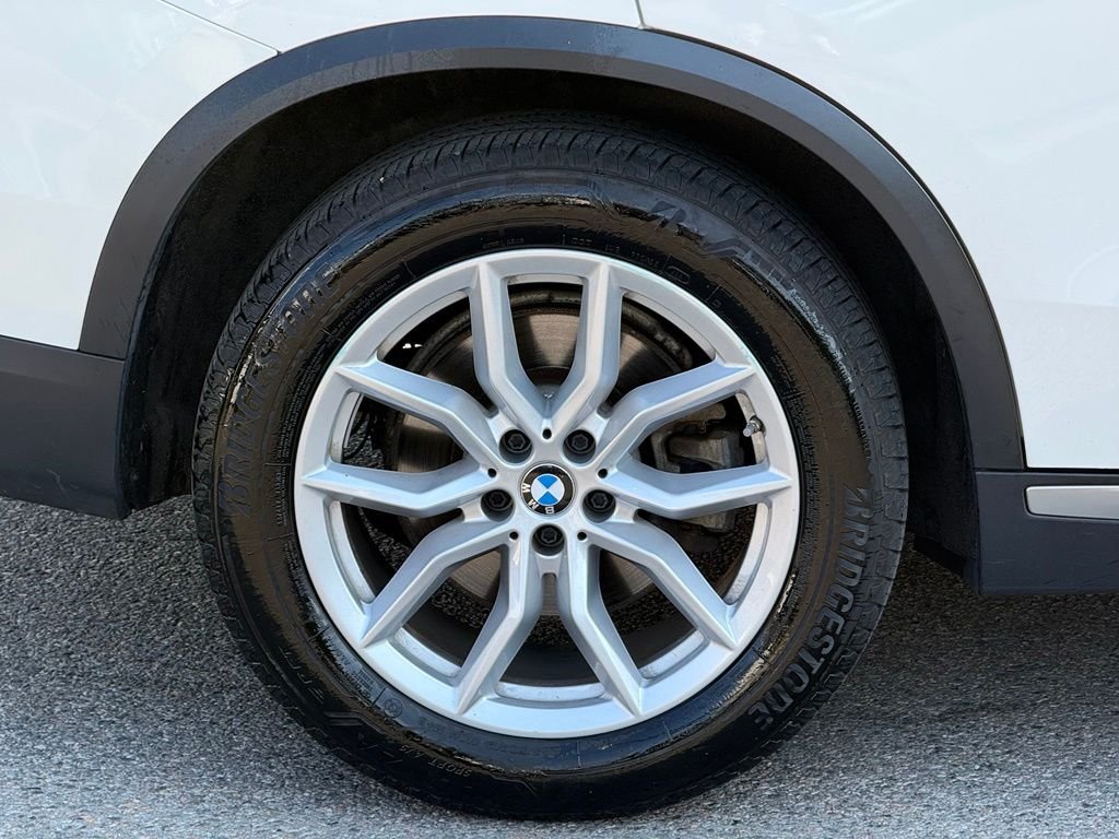 Used 2020 White BMW xDrive40i image 13