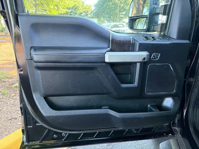 Used 2020 Black Ford LARIAT image 10