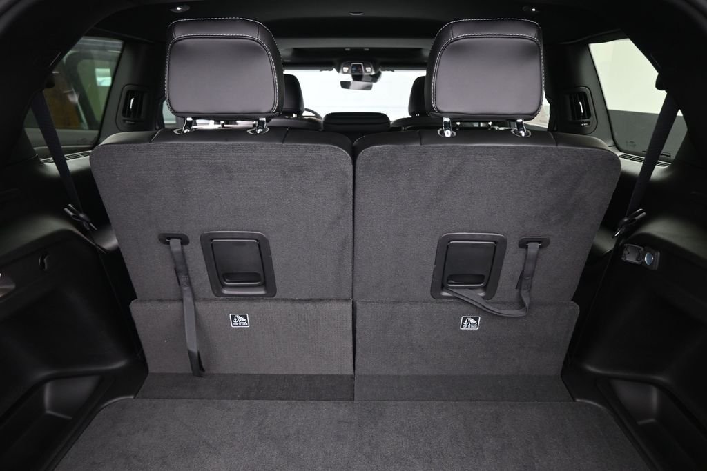 New 2026 Bright White Clear-Coat Exterior Paint Jeep Altitude image 12