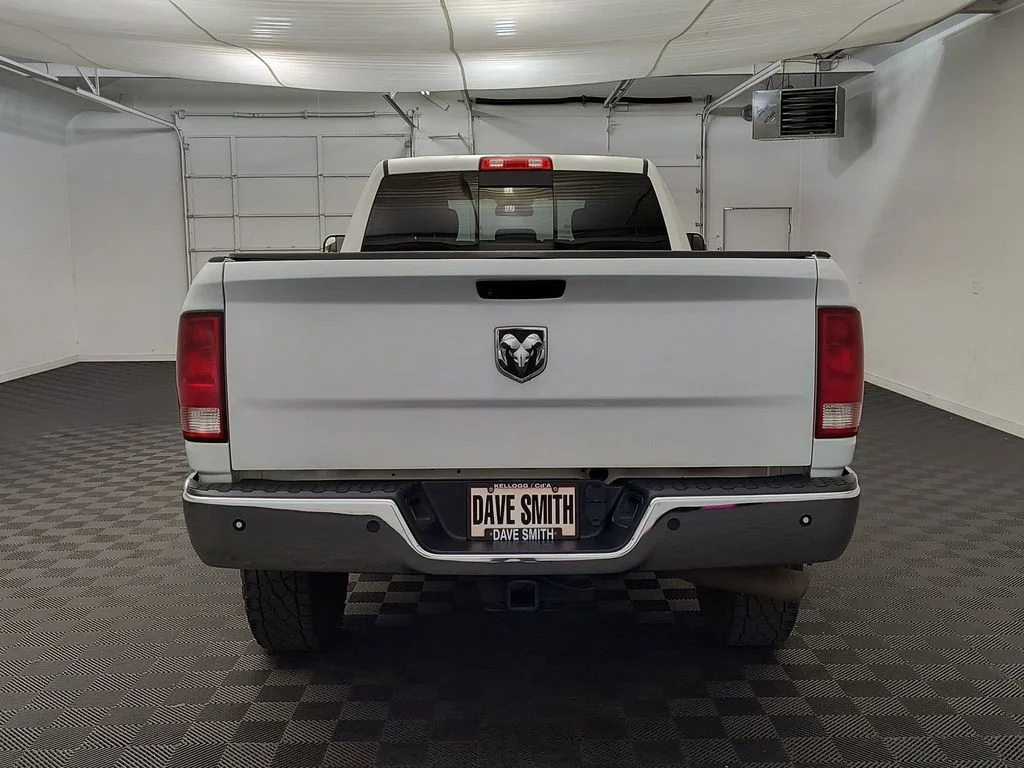 Used 2016 Bright White Ram SLT image 9