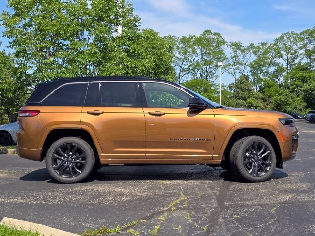 New 2026 Copper Shino Metallic Clear-Coat Exterior Paint Jeep Limited Reserve image 33