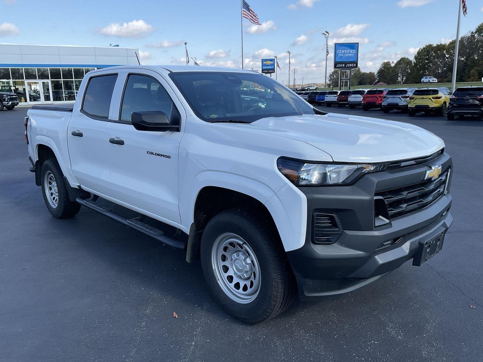 2024 Chevrolet Colorado Work Truck photo 3