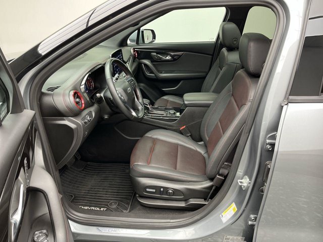 Used 2025 Sterling Gray Metallic Chevrolet RS image 3