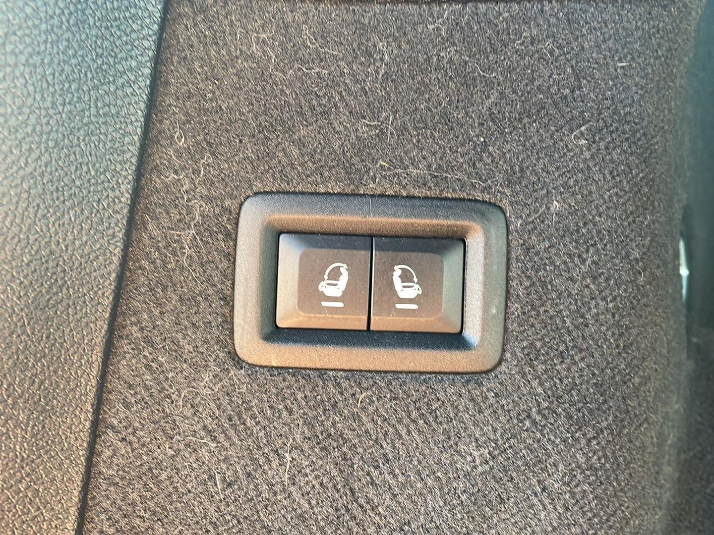 Used 2022 Diamond Black Jeep Overland image 33