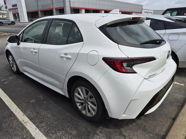 Used 2025 Ice Cap Toyota SE image 3