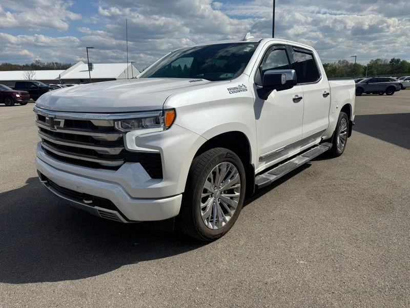 Used 2023 Beige Chevrolet High Country image 7