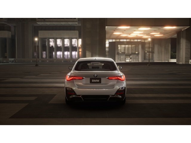 New 2026 Brooklyn Grey Metallic BMW xDrive40 image 5