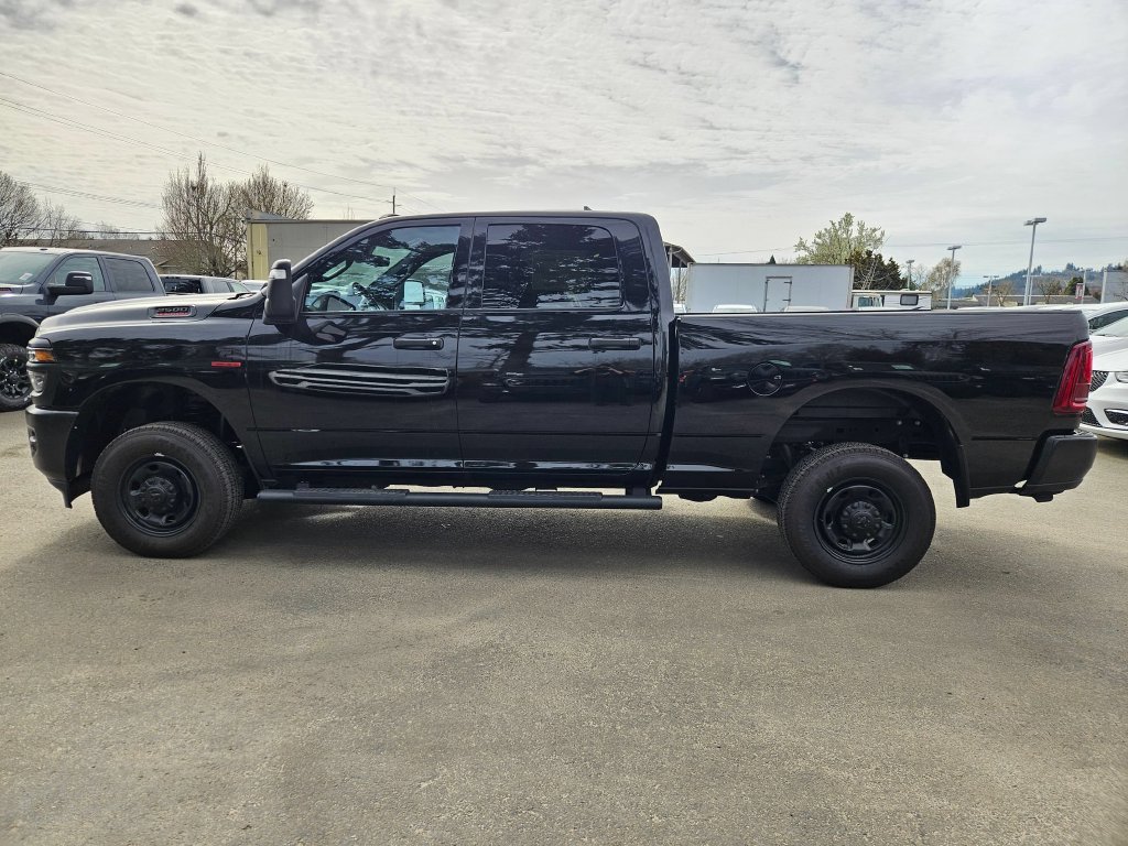 New 2025 Diamond Black Crystal Pearl-Coat Exterior Paint RAM Tradesman image 4