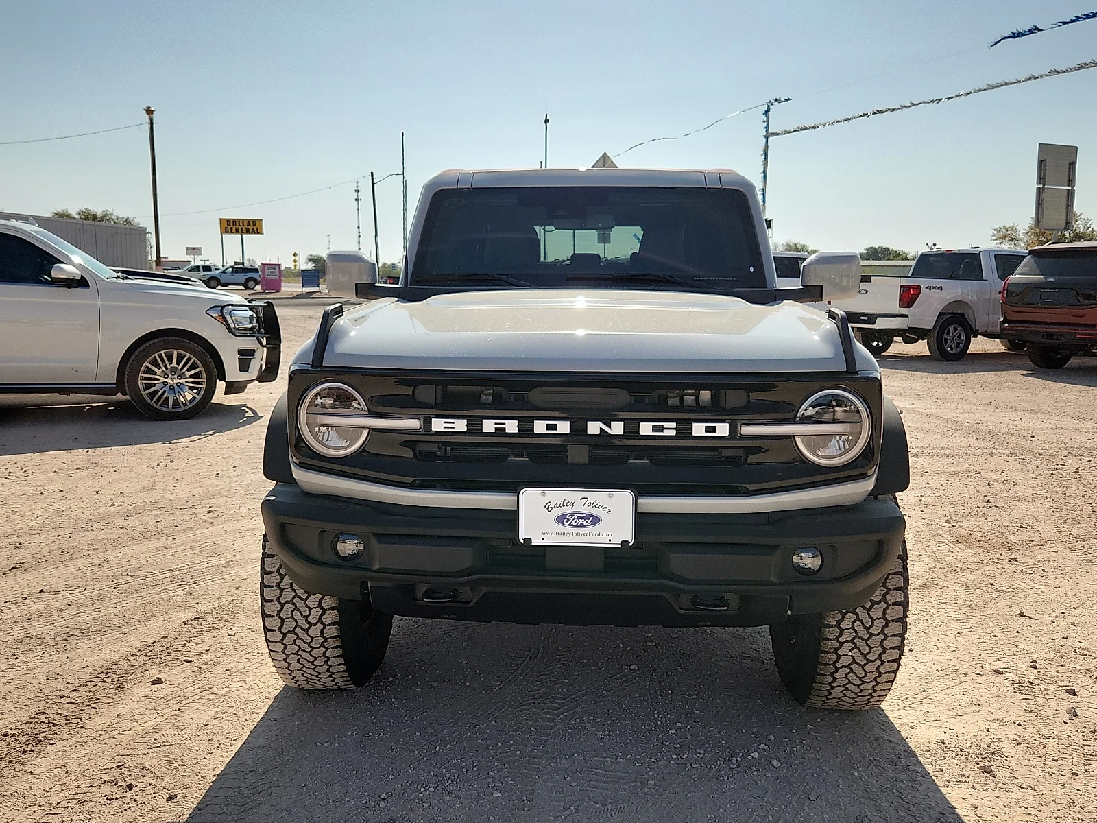 New 2026 Avalanche Gray Ford Outer Banks image 2