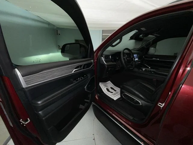 Used 2022 Red Jeep Series III image 11