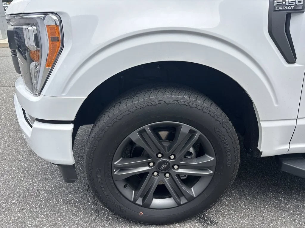 Used 2023 White Ford Lariat image 18