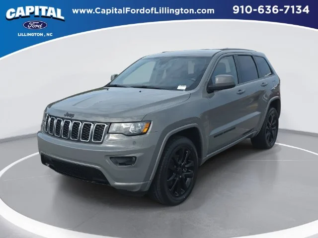 Used 2021 Gray Jeep Laredo X image 1