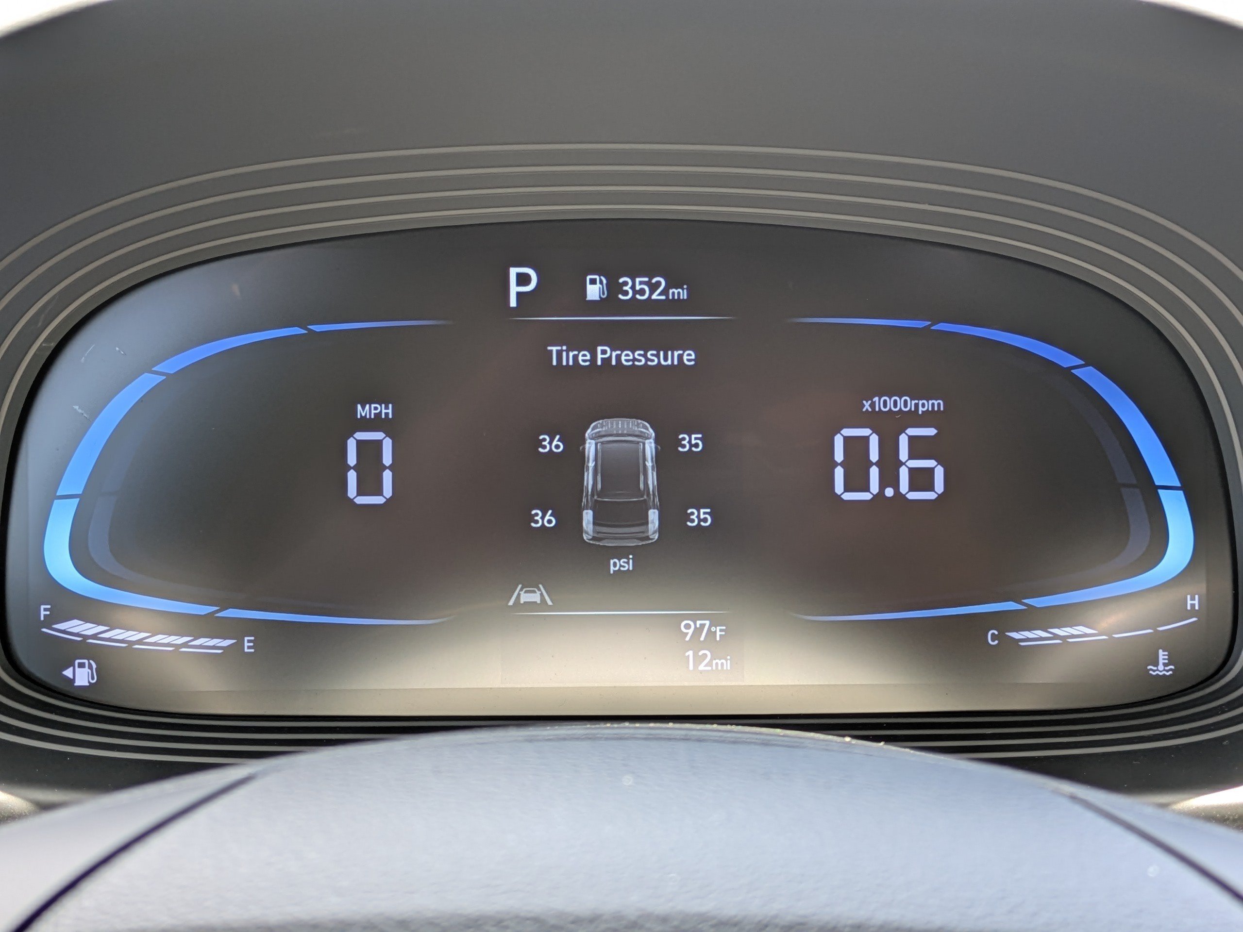 New 2026 Ecotronic Gray w/Black Roof Hyundai SEL w/Two-Tone Roof image 24