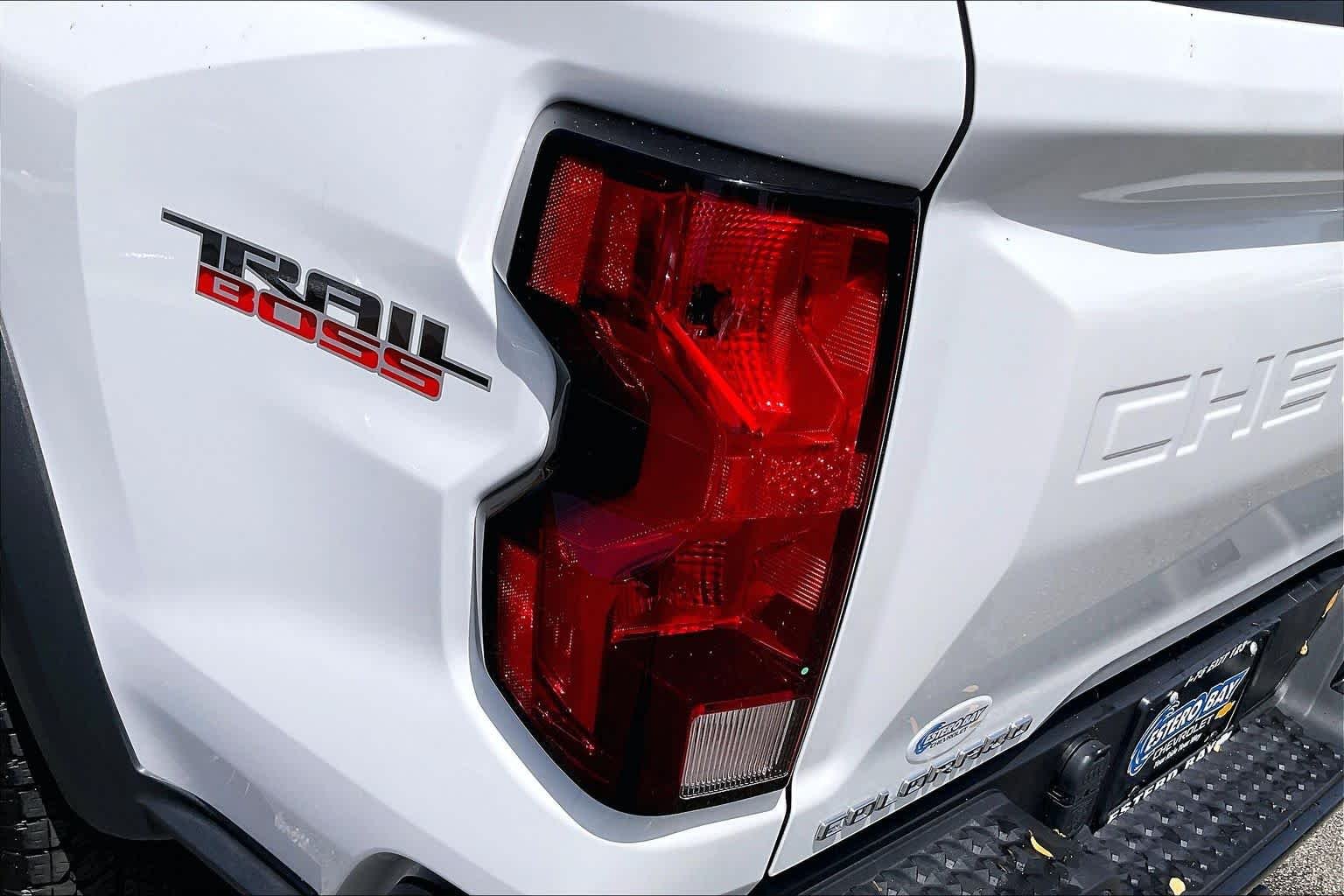 Used 2025 Summit White Chevrolet 4WD Trail Boss image 28