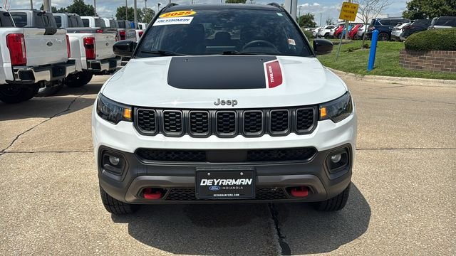 Certified Used 2025 White Jeep Trailhawk image 4