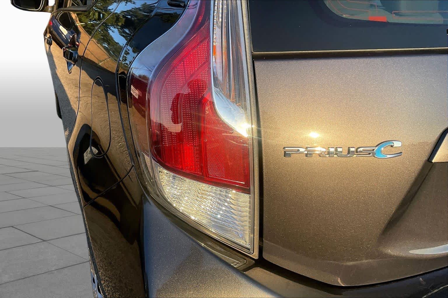Used 2016 Magnetic Gray Metallic Toyota One image 25