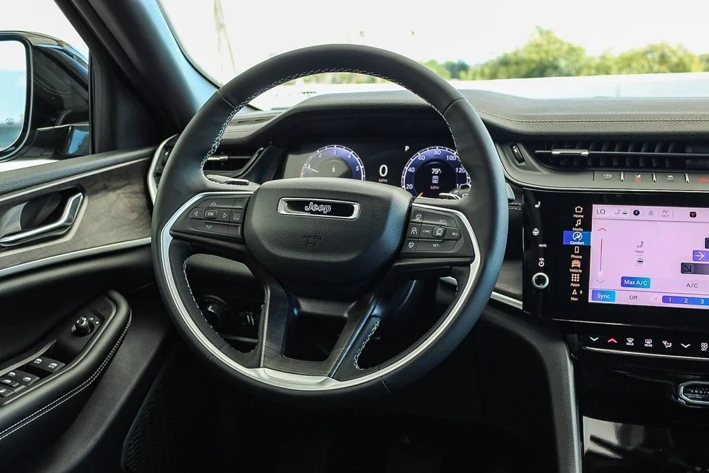 New 2026 Gray Jeep Altitude image 16