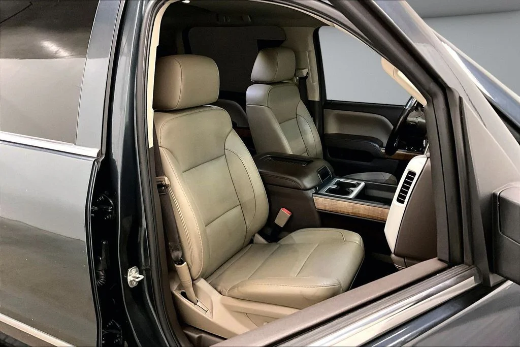 Used 2018 Gray GMC SLT image 30