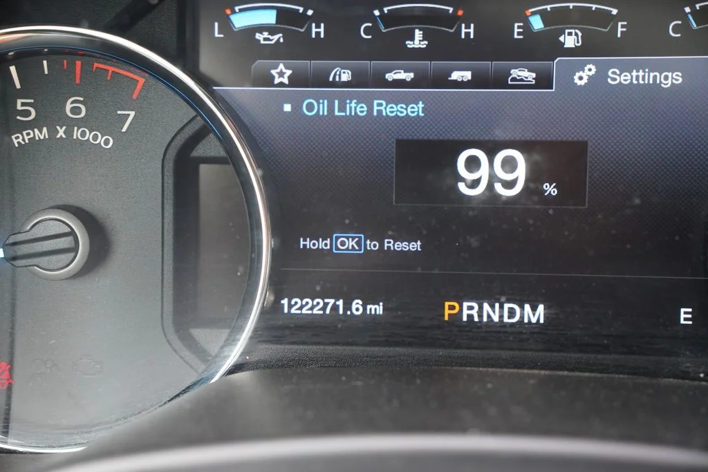 Used 2018 Silver Ford Lariat image 9