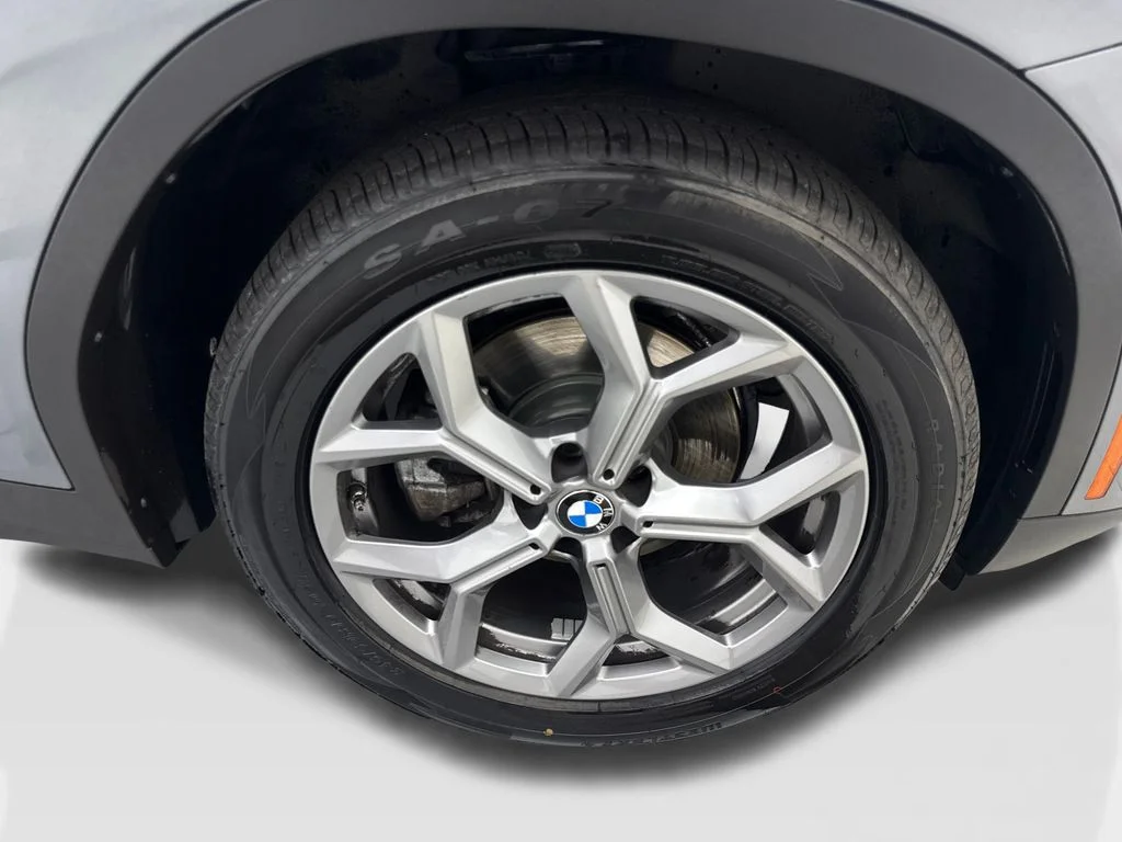 Used 2024 Gray BMW sDrive30i image 86