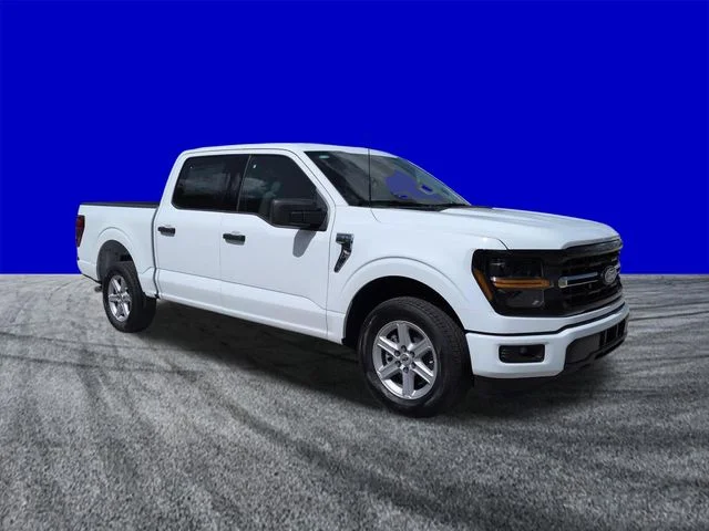 New 2026 Oxford White Ford XLT image 2