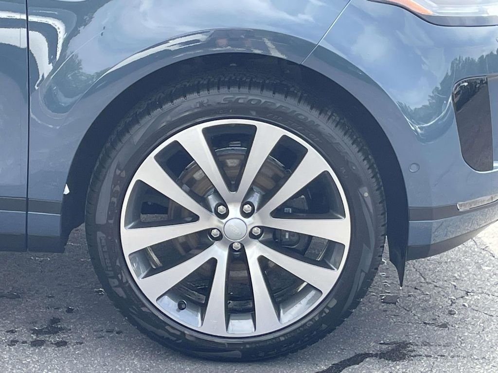 New 2026 Tribeca Blue Land Rover S image 5