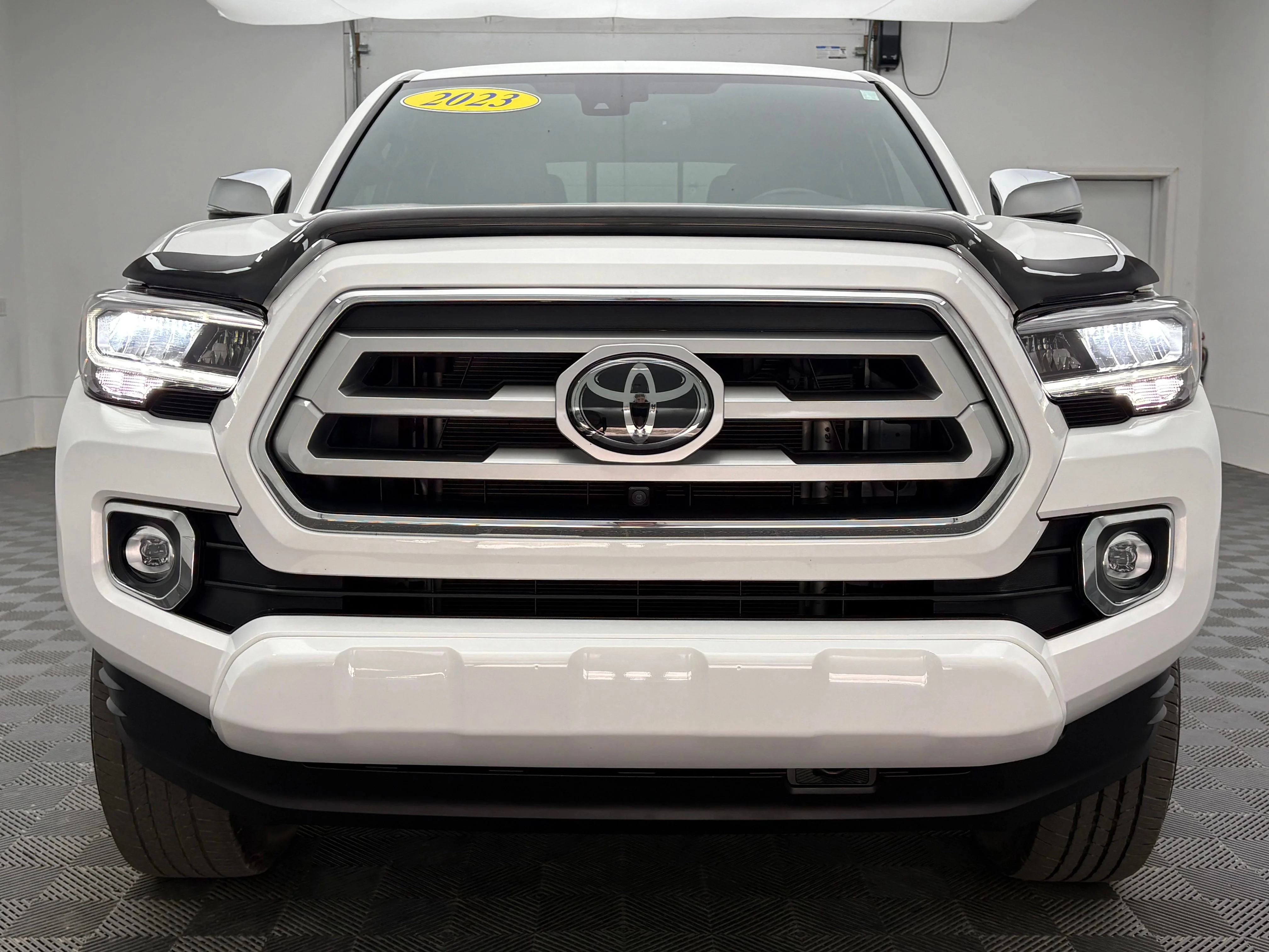 Used 2023 Ice Toyota Limited image 13