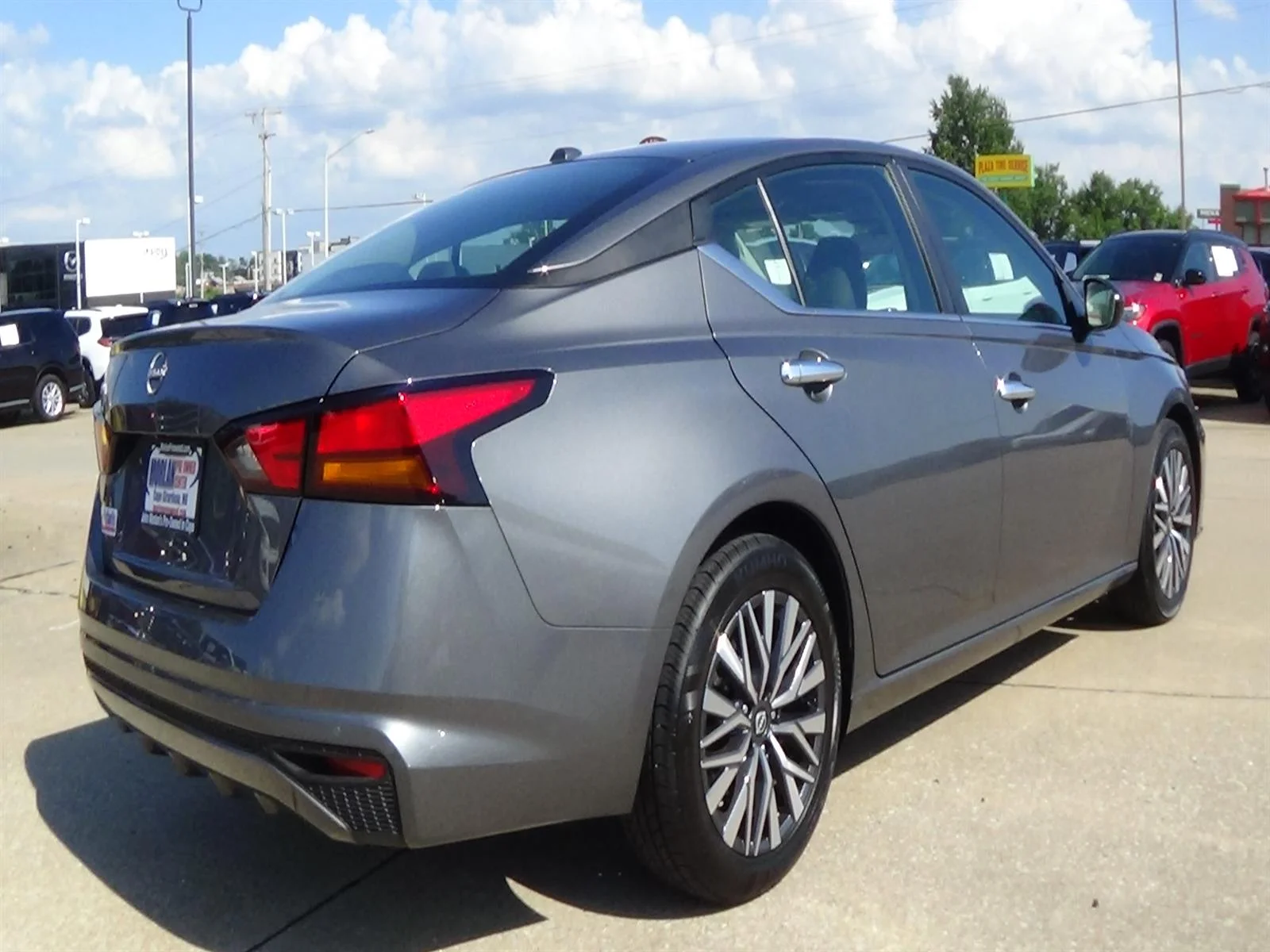 Used 2025 Gun Metallic (kad) Nissan 2.5 SV image 6