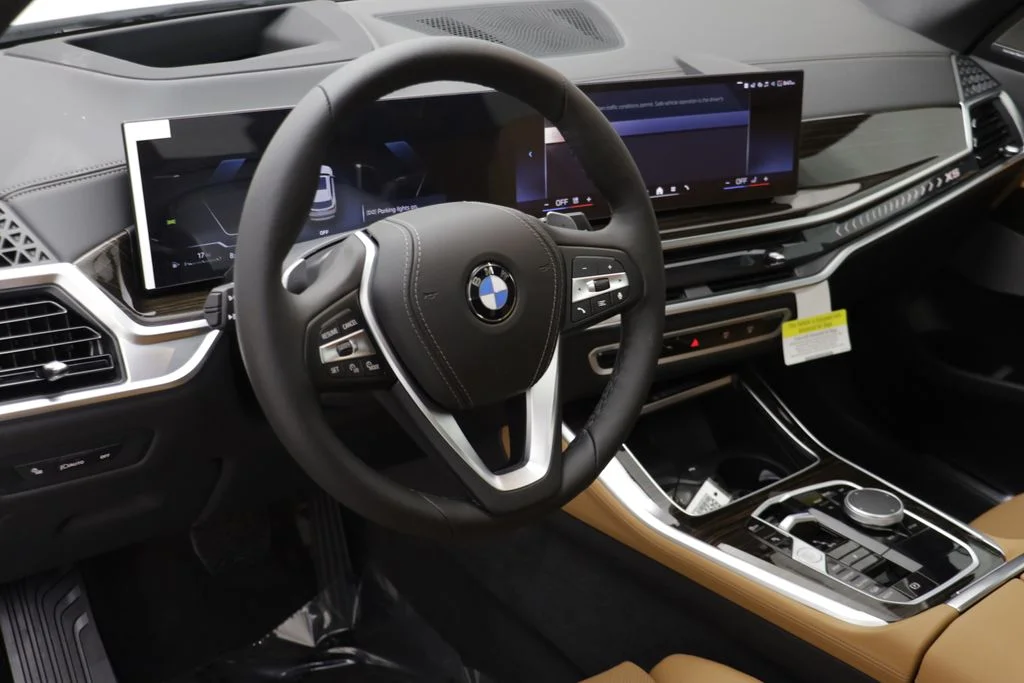 New 2026 White BMW xDrive40i image 7