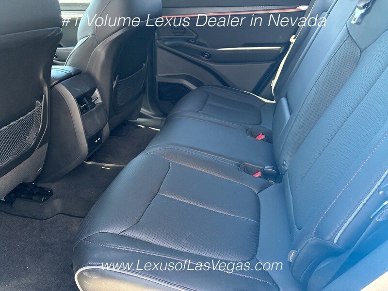 Used 2025 Blue Pearl Jeep Limited image 5