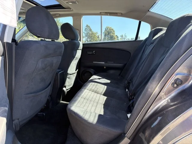 Used 2005  Nissan 3.5 SE image 10