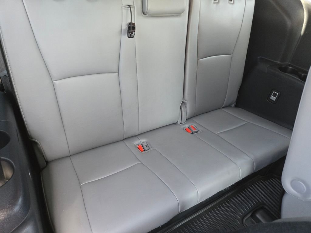 2024 Toyota Highlander Platinum - Photo 14
