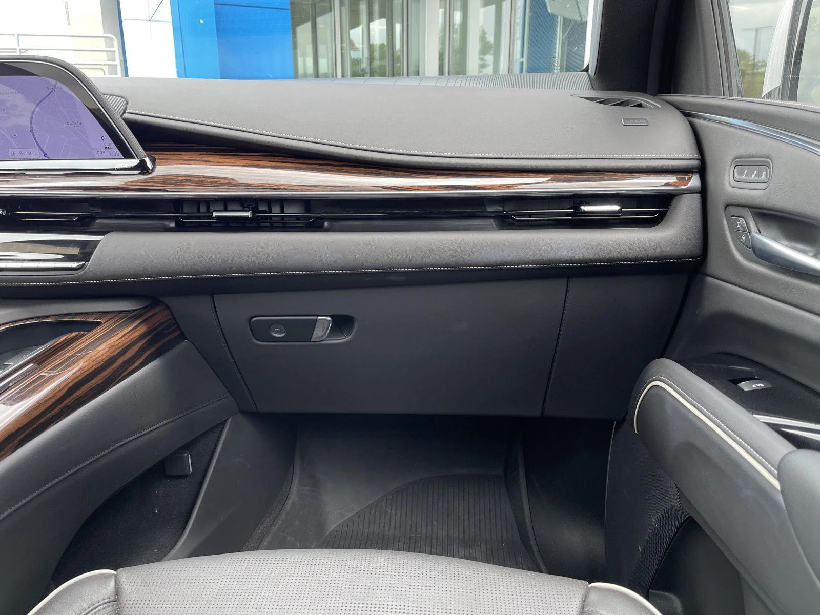 2024 Cadillac Escalade Premium Luxury - Photo 36