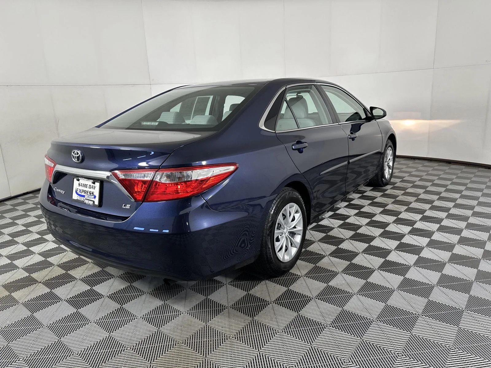 Used 2017 Parisian Night Pearl Toyota SE image 21