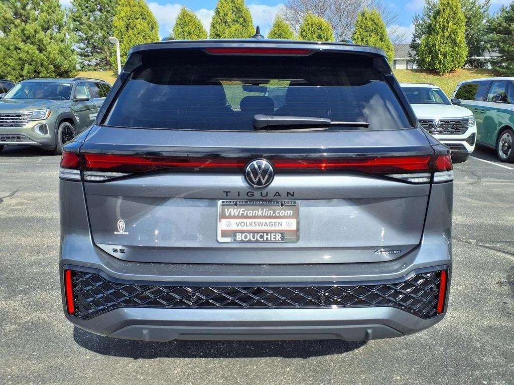 New 2026 Platinum Gray Metallic Volkswagen 2.0T SE R-Line Black image 4