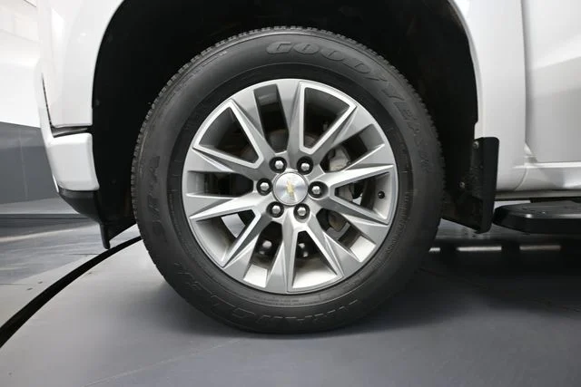 Used 2020 Beige Chevrolet High Country image 20