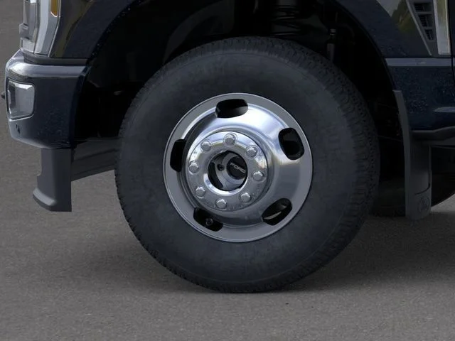 New 2026 Black Ford Platinum image 19