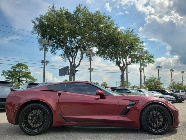 2017 Chevrolet Corvette 2LT - Photo 10