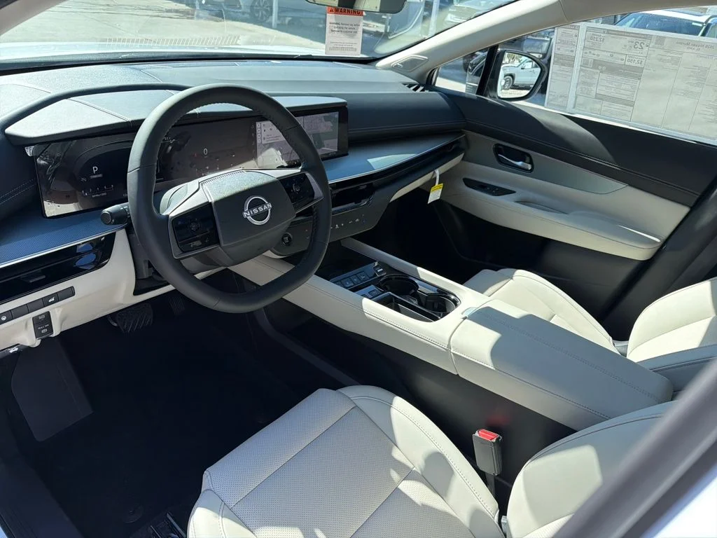 New 2026 Everest White Pearl TriCoat Nissan SL image 15